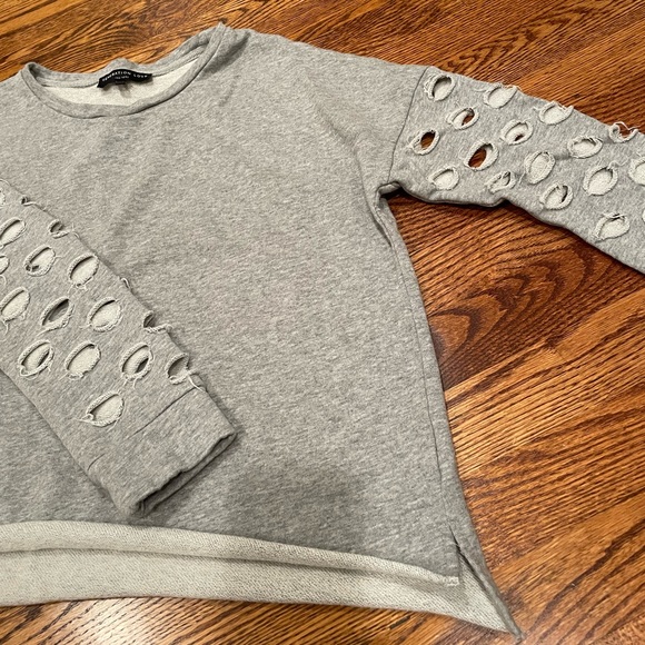 Generation love grey long sleeve with open circle details - Picture 4 of 5